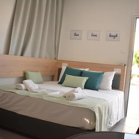 Bay * Πρωταράς