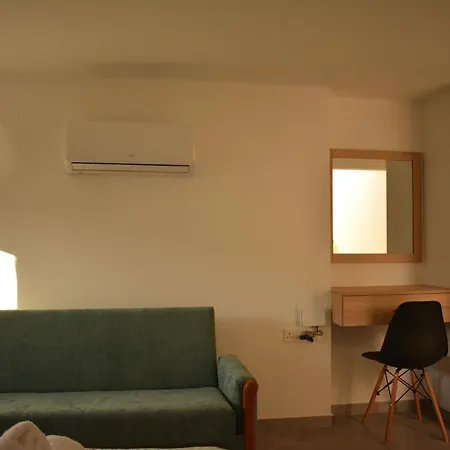 Bay Apartment *