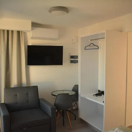 Bay Apartment *
