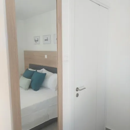 Bay Apartment *