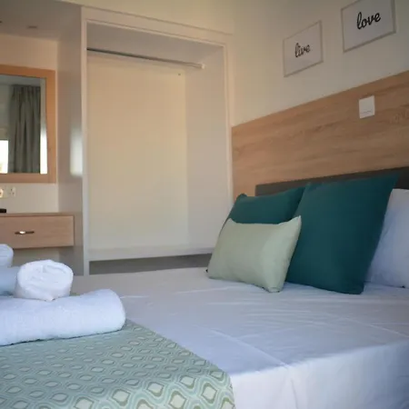 Bay Apartment *