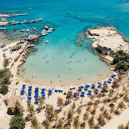 Bay * Πρωταράς